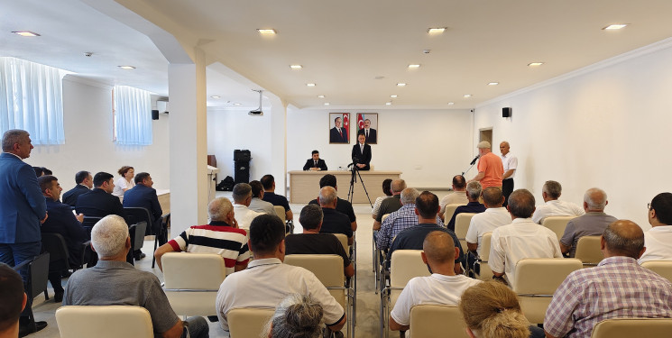Nərimanov Rayon İcra Hakimiyyətinin başçısı Elgin Həbibullayev sakinlərlə səyyar görüş keçirib.