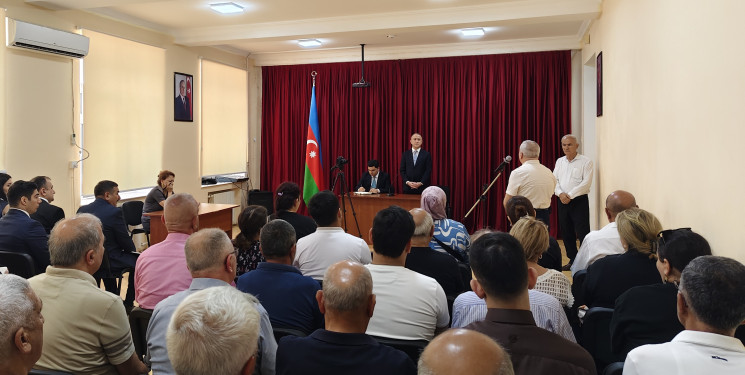 Nərimanov rayonunda sakinlərlə səyyar görüş keçirilib.